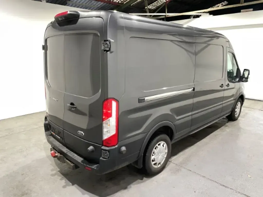 Gebraucht Ford Transit Trend 131 PS (96 kW) 2022 Magnetic (metallic) Van