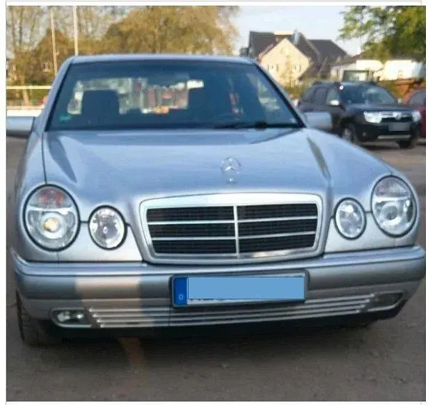 Gebraucht Mercedes E200 Elegance 136 PS (100 kW) 1997 Silber Limousine
