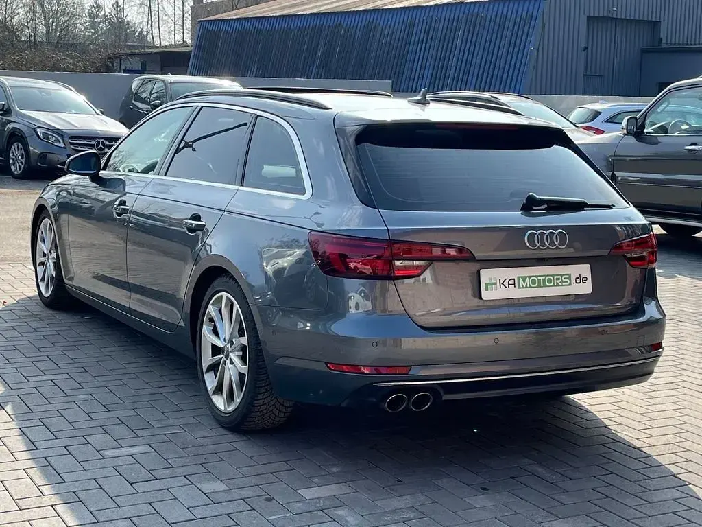 Gebraucht Audi A4 Business 218 PS (160 kW) 2017 Grau Kombi