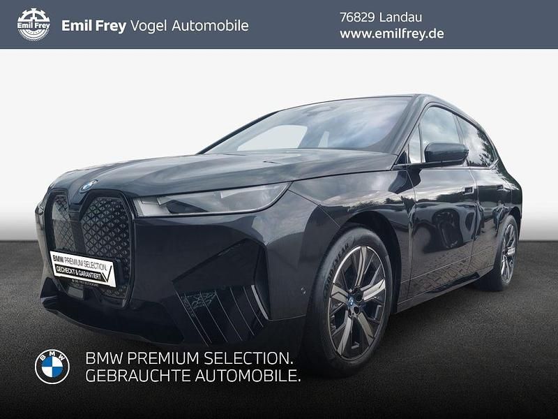 Grau Gebraucht 2022 BMW iX SUV | 52.290 € (Guter Preis) - Bild 1/3