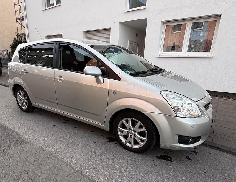 Gebraucht Toyota Corolla Verso 136 PS (100 kW) 2008 Silber Van / Kleinbus