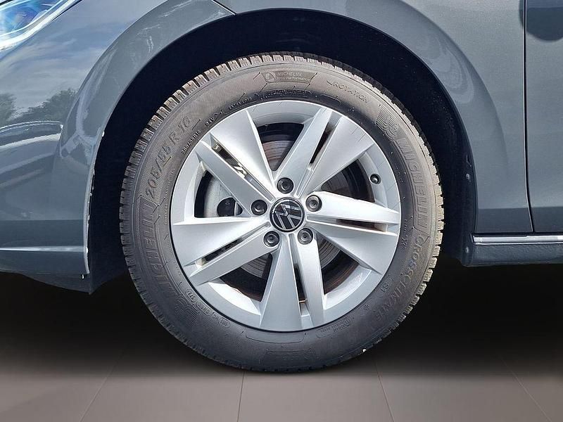 Gebraucht VW Golf VIII Life 116 PS (85 kW) 2024 Grau Kombi