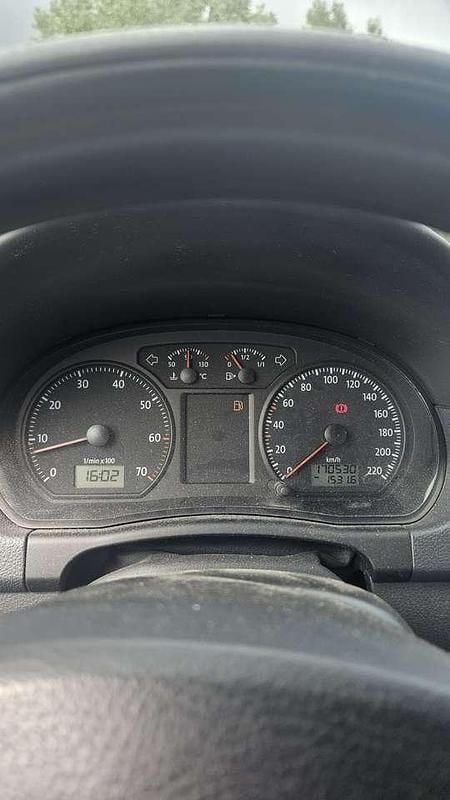 Grau Gebraucht 2005 VW Polo Trendline Kleinwagen | 1.500 € (Fairer Preis) - Bild 1/4