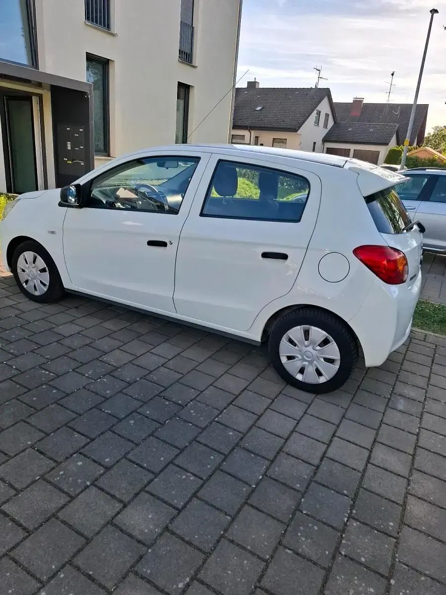 Gebraucht Mitsubishi Space Star 71 PS (52 kW) 2014 Weiß Van / Kleinbus