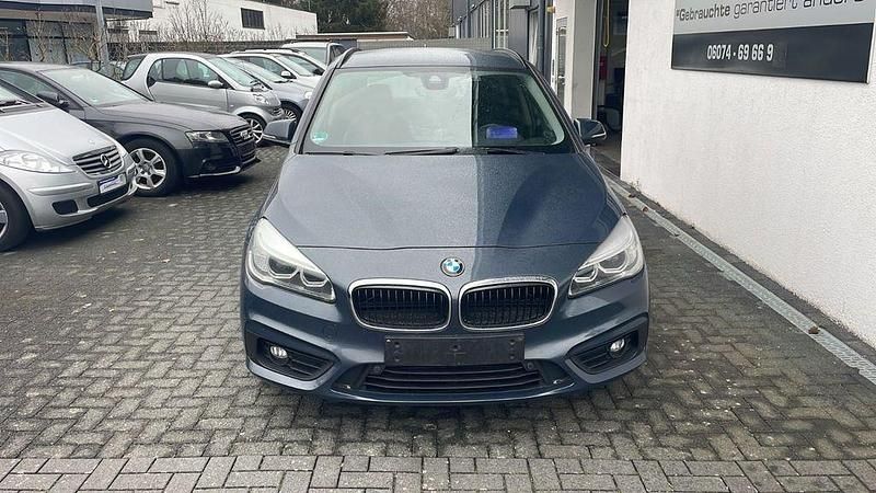 Gebraucht BMW 214 Active Tourer Basis 95 PS (69 kW) 2015 Grau Van / Kleinbus