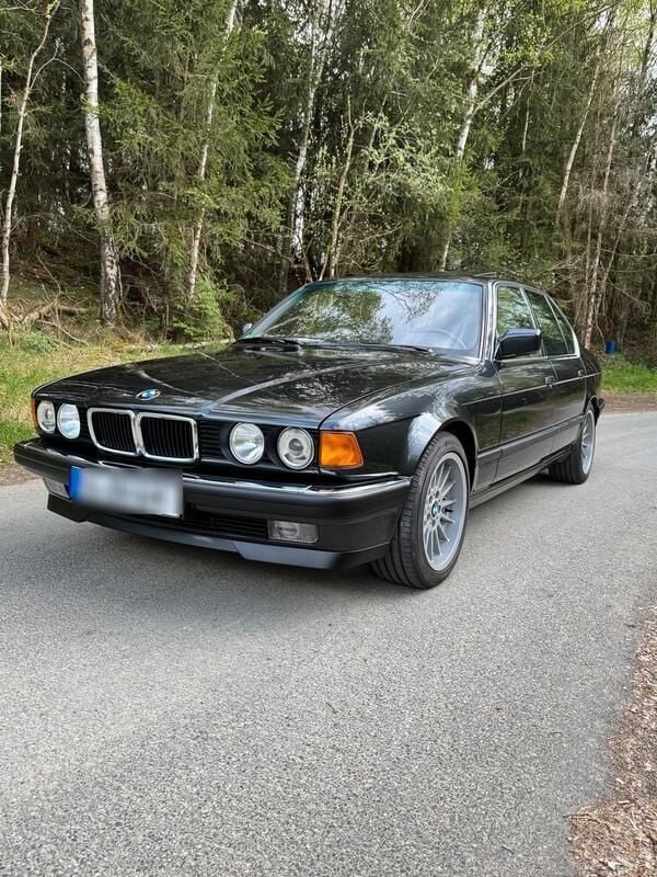 Grau Gebraucht 1993 BMW 730 Limousine | 15.500 € - Bild 1/4
