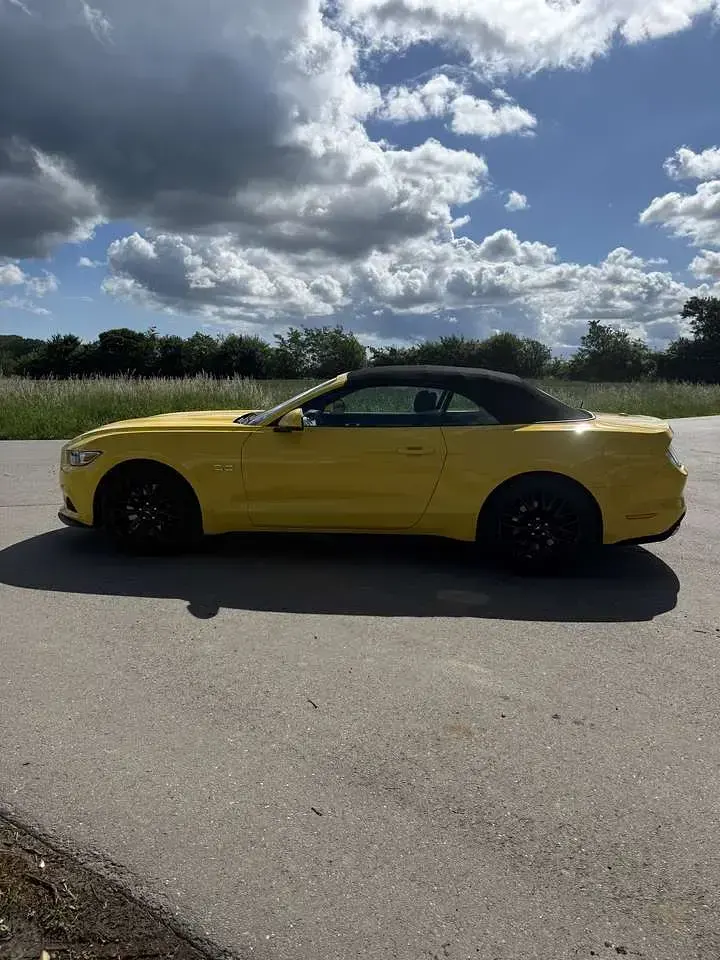 Gebraucht Ford Mustang GT 421 PS (309 kW) 2017 Gelb Cabrio