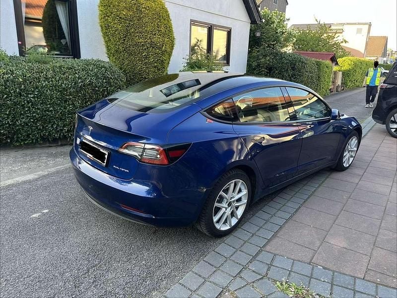 Second-hand Tesla Model 3 258 kW (351 CP) 2022 Albastru Berlinǎ