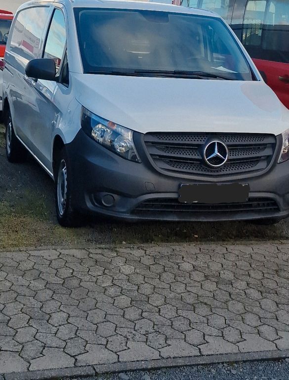 Weiß Gebraucht 2020 Mercedes Vito Van / Kleinbus | 12.990 € (Superpreis) - Bild 1/4