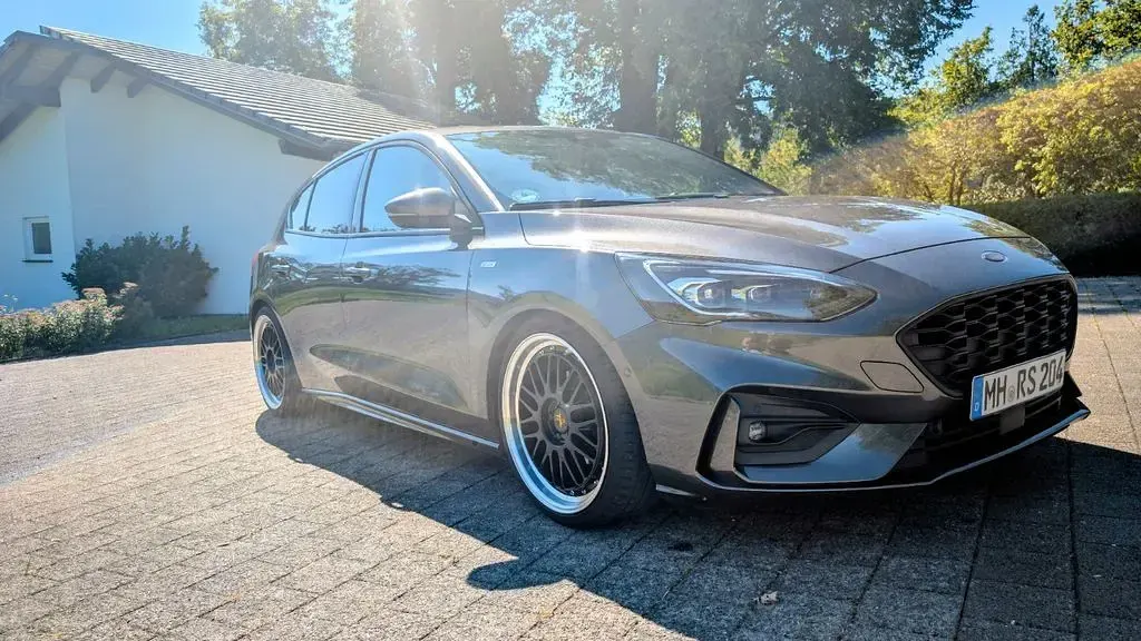 Gebraucht Ford Focus ST-Line 182 PS (133 kW) 2020 Grau Limousine