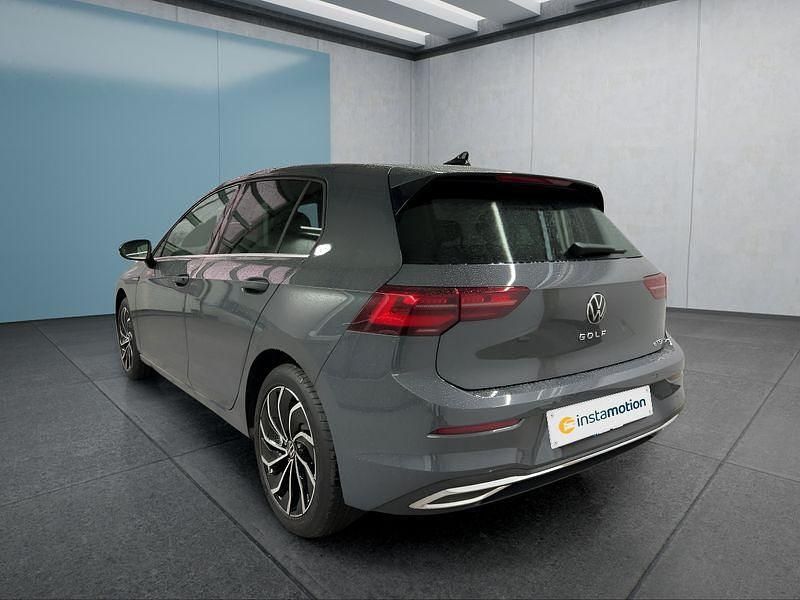 Gebraucht VW Golf VIII 150 PS (110 kW) 2022 Grau Kleinwagen
