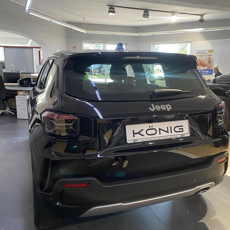 Neu Jeep Avenger Altitude 101 PS (74 kW) 2026 Schwarz SUV