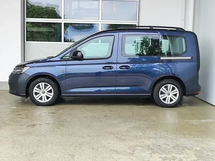 Gebraucht VW Caddy 122 PS (89 kW) 2023 Starlight blue metallic Van / Kleinbus