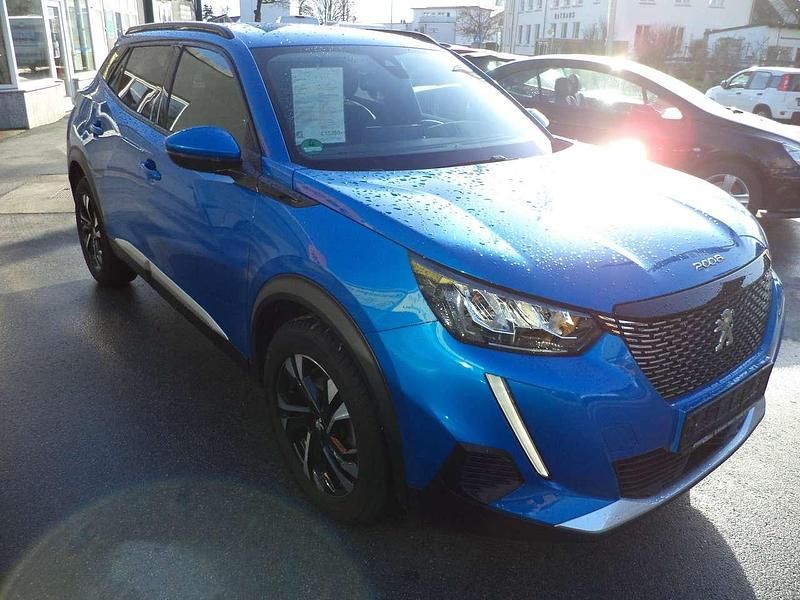 Gebraucht Peugeot 2008 Allure 101 PS (74 kW) 2020 Blau metallic dreisch perlmutt SUV