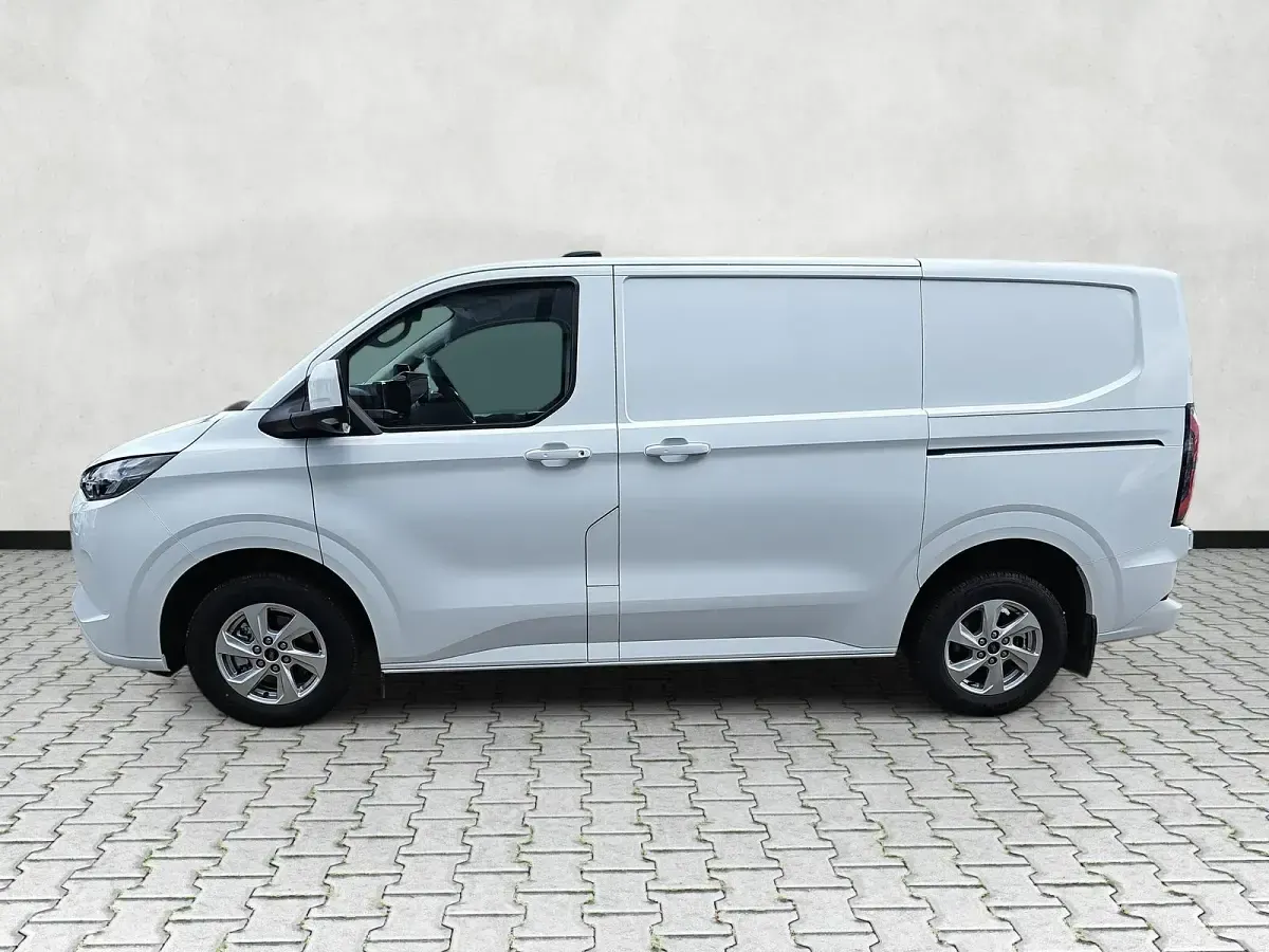 Neu Ford E-Transit Limited 100 kW (136 PS) 2026 Frostweiß Van