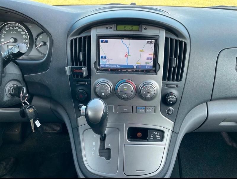 Gebraucht Hyundai H-1 170 PS (125 kW) 2012 Andere farben Van / Kleinbus