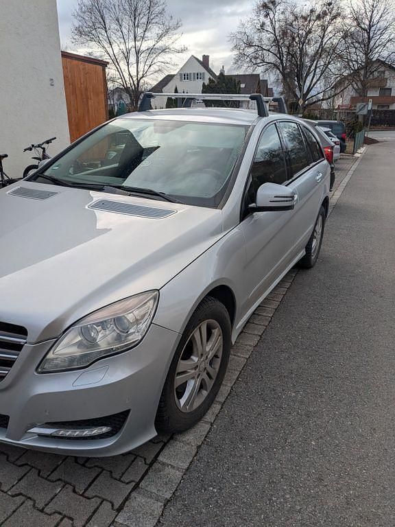 Silber Gebraucht 2011 Mercedes R350 Van / Kleinbus | 9.500 € (Superpreis) - Bild 1/4