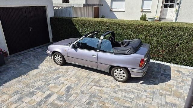 Silber Gebraucht 1993 Opel Kadett Edition Cabrio | 7.000 € - Bild 1/3