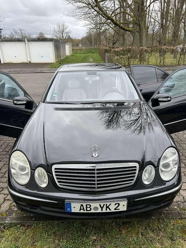 Gebraucht Mercedes E320 Avantgarde 204 PS (150 kW) 2005 Limousine