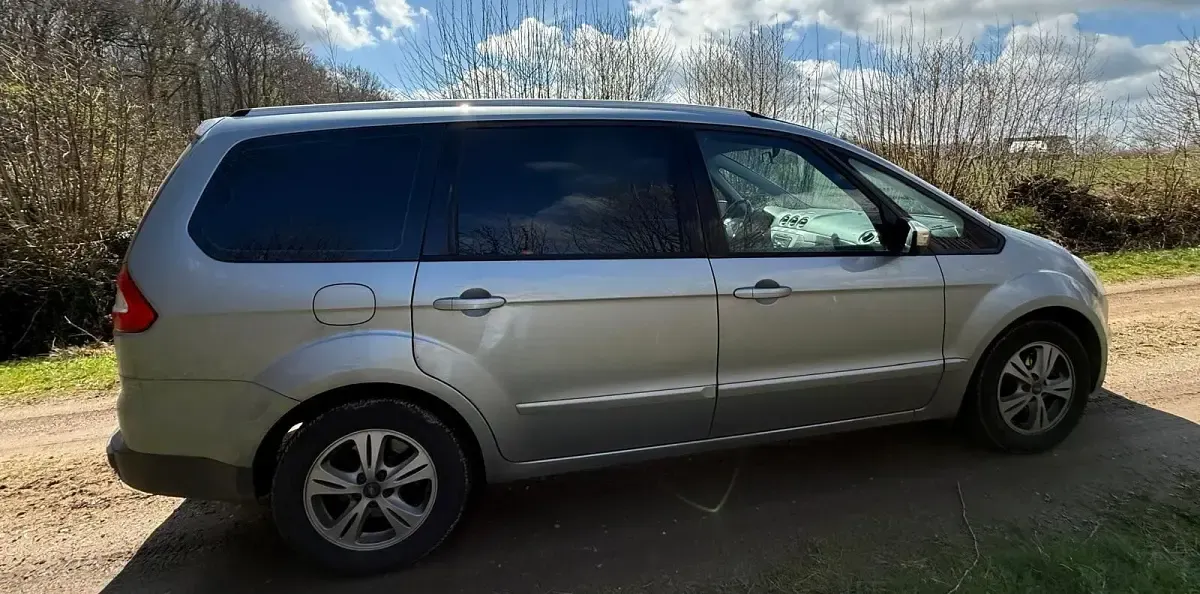 Usata Ford Galaxy 140 CV (102 kW) 2011 Argento Monovolume