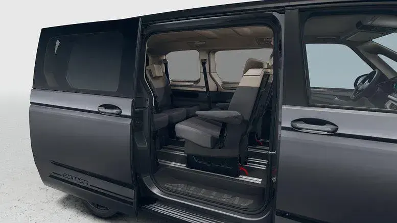 Neu VW T7 Edition 150 PS (110 kW) 2026 Indium grau metallic / dach schwarz Van