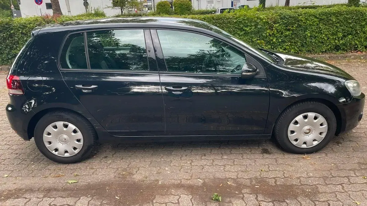 Gebraucht VW Golf VI Highline 122 PS (89 kW) 2011 Schwarz Limousine