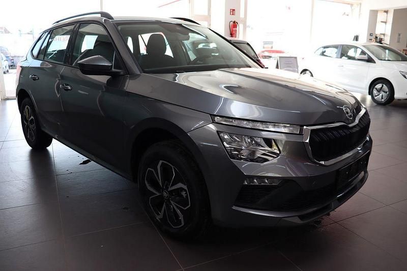 Neu Skoda Kamiq Selection 150 PS (110 kW) 2025 Grau SUV