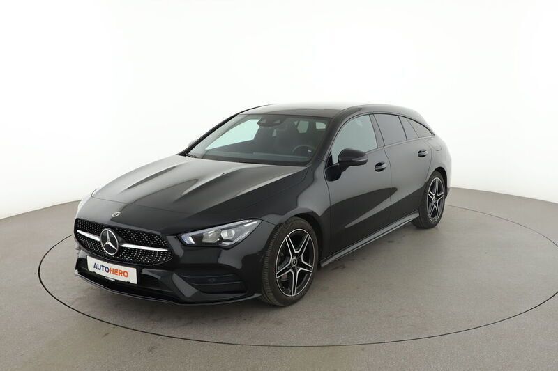 Schwarz Gebraucht 2022 Mercedes CLA180 Shooting Brake AMG line Kombi | 29.760 € (Fairer Preis) - Bild 1/4