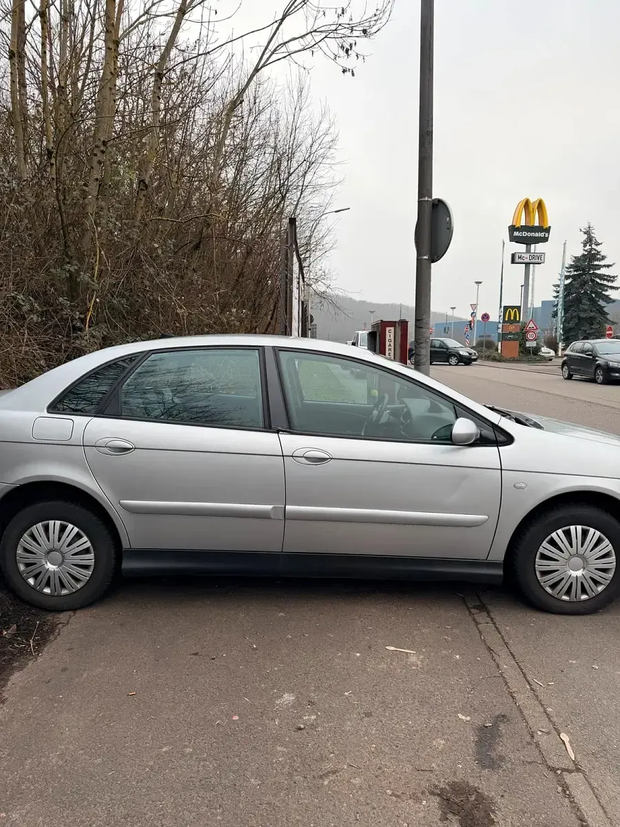 Gebraucht Citroën C5 Exclusive 136 PS (100 kW) 2003 Silber Limousine