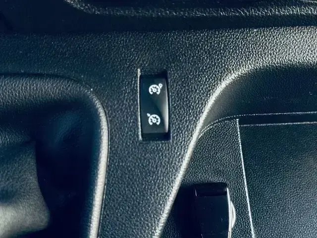 Używany Renault Master 135 KM (99 kW) 2021 Biały Minivan