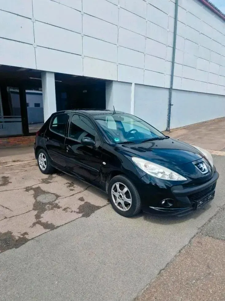 Gebraucht Peugeot 206 70 PS (51 kW) 2008 Schwarz Kleinwagen