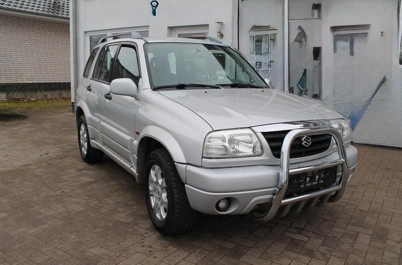 Silber Gebraucht 2001 Suzuki Grand Vitara SUV | 5.900 € - Bild 1/4