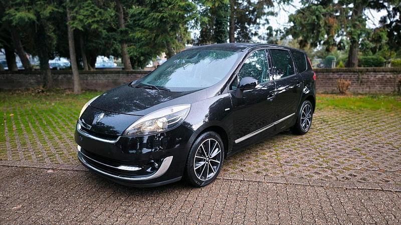 Schwarz Gebraucht 2012 Renault Grand Scénic III Bose Edition Van / Kleinbus | 6.250 € (Fairer Preis) - Bild 1/4