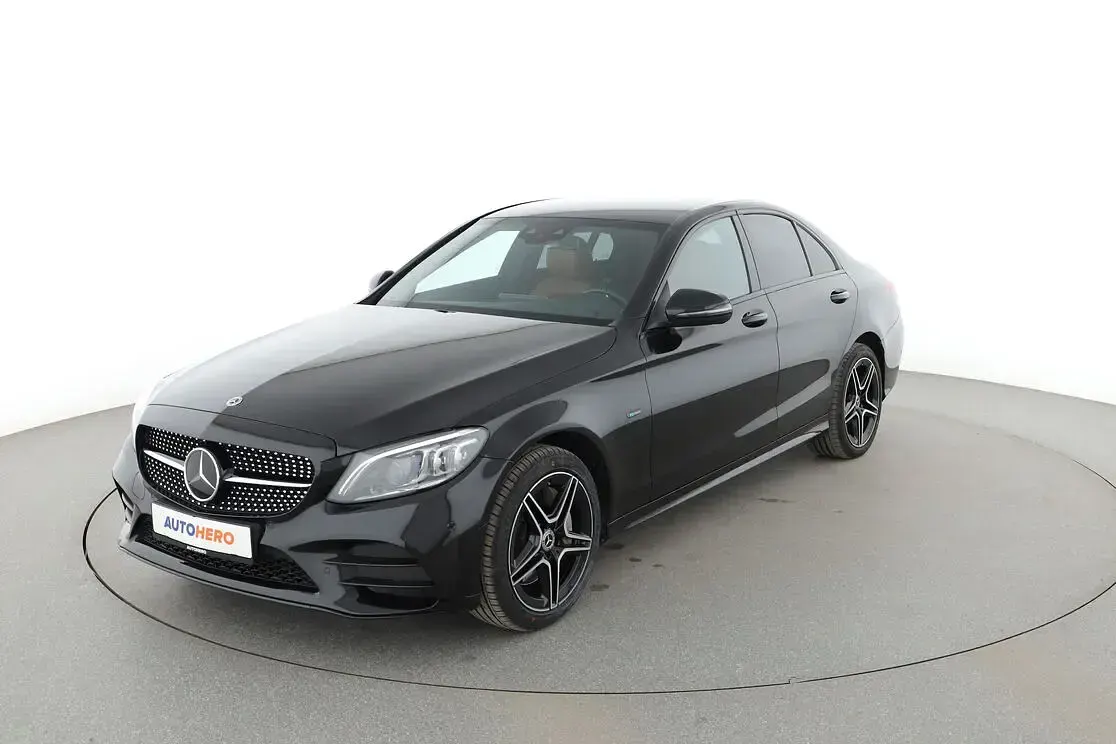 Käytetty Mercedes C300e AMG line 2020 Sedan