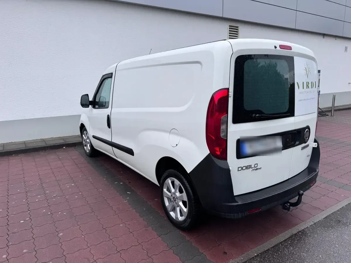 Gebraucht Fiat Doblò 100 PS (73 kW) 2016 Weiß Van / Kleinbus