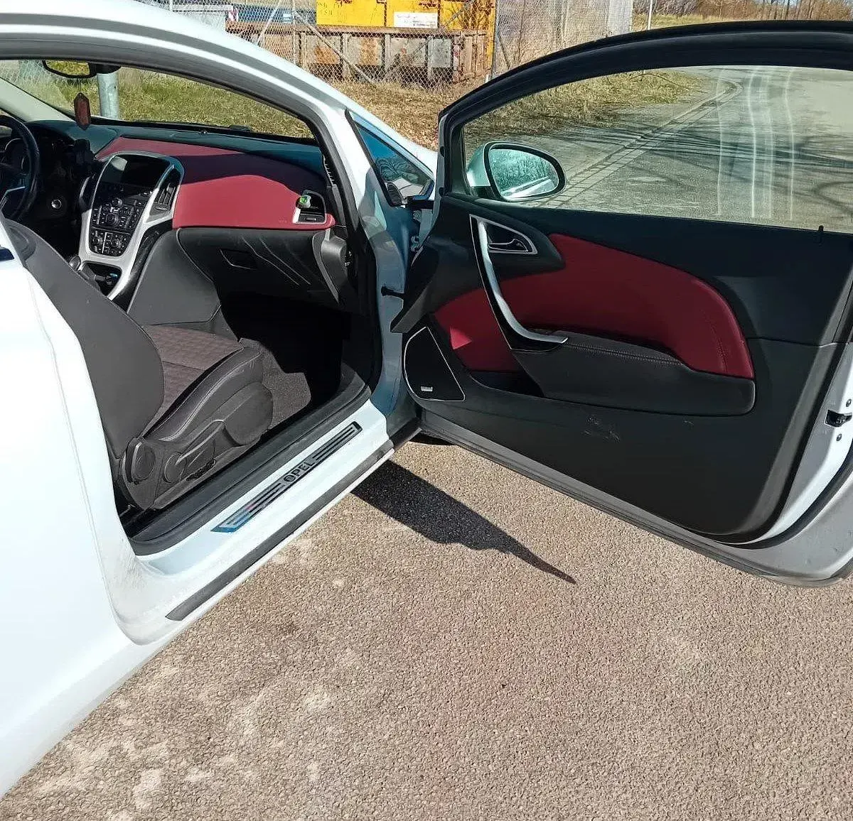 Gebraucht Opel Astra GTC 165 PS (121 kW) 2012 Kleinwagen