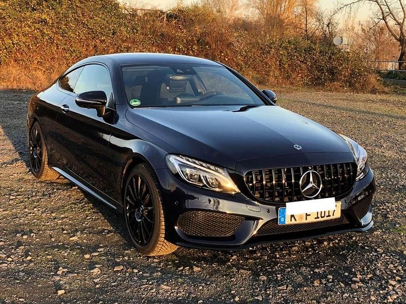 Gebraucht Mercedes C300 AMG line 245 PS (180 kW) 2018 Blau Coupé