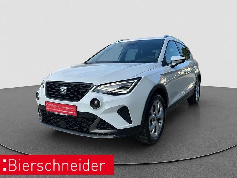 Weiss Gebraucht 2024 Seat Arona FR SUV | 24.490 € (Teuer) - Bild 1/4
