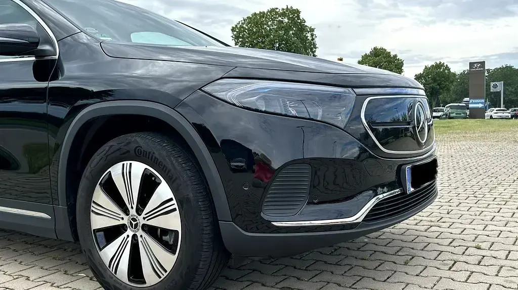 Gebraucht Mercedes EQA250 139 kW (190 PS) 2023 Schwarz SUV