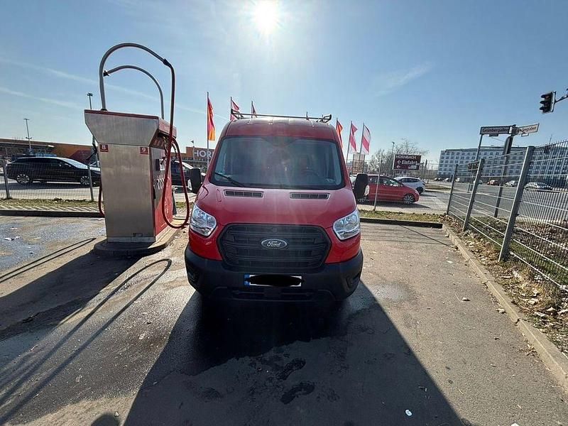 Gebraucht Ford Transit 107 PS (78 kW) 2019 Rot Limousine