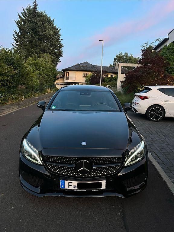 Schwarz Gebraucht 2016 Mercedes C250 AMG line Coupé | 20.000 € (Fairer Preis) - Bild 1/4