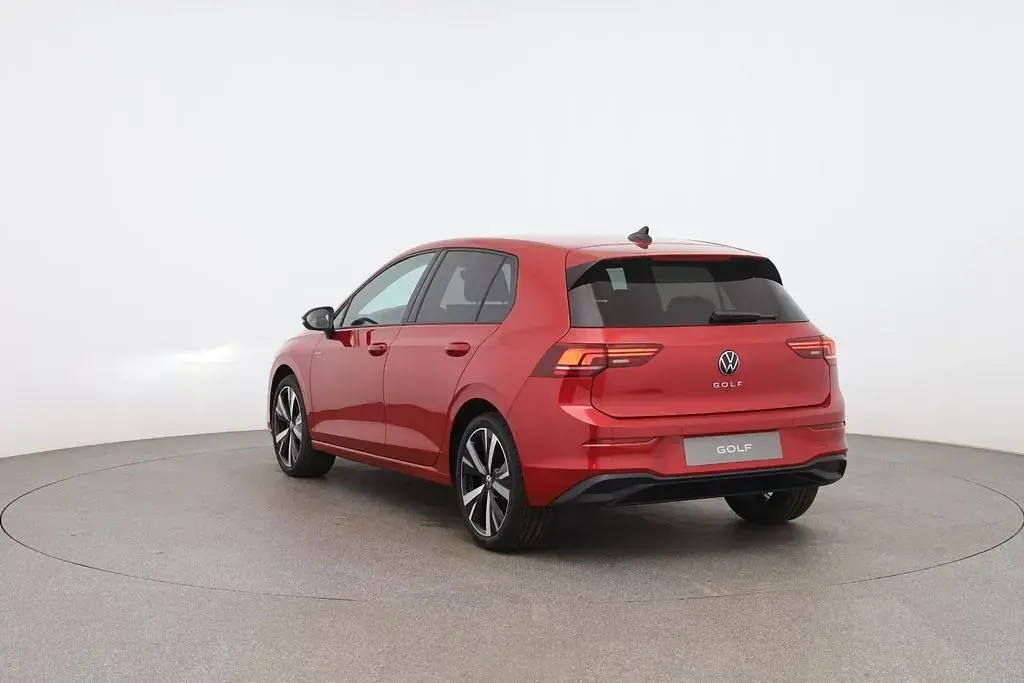 Neu VW Golf VIII 116 PS (85 kW) 2026 Rot Limousine