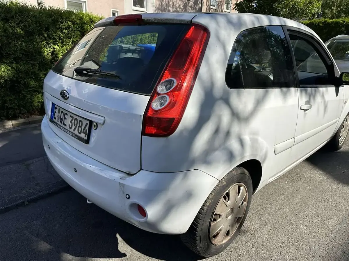 Gebraucht Ford Fiesta Ghia 80 PS (58 kW) 2008 Kleinwagen