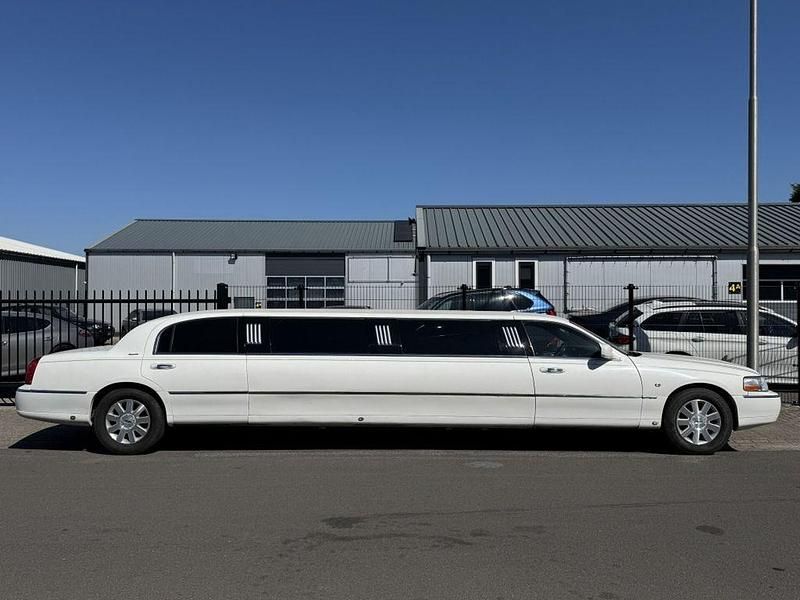 Gebraucht Lincoln Town Car 242 PS (177 kW) 2003 Weiß Limousine
