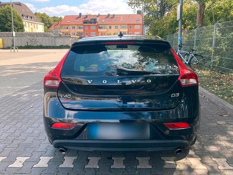 Second-hand Volvo V40 150 CP (110 kW) 2013 Negru Berlinǎ