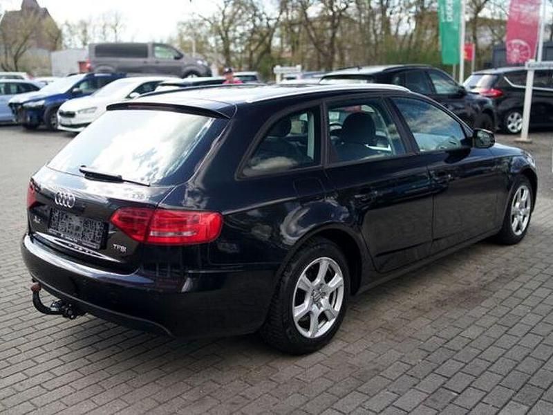 Gebraucht Audi A4 Attraction 120 PS (88 kW) 2011 Schwarz Kombi
