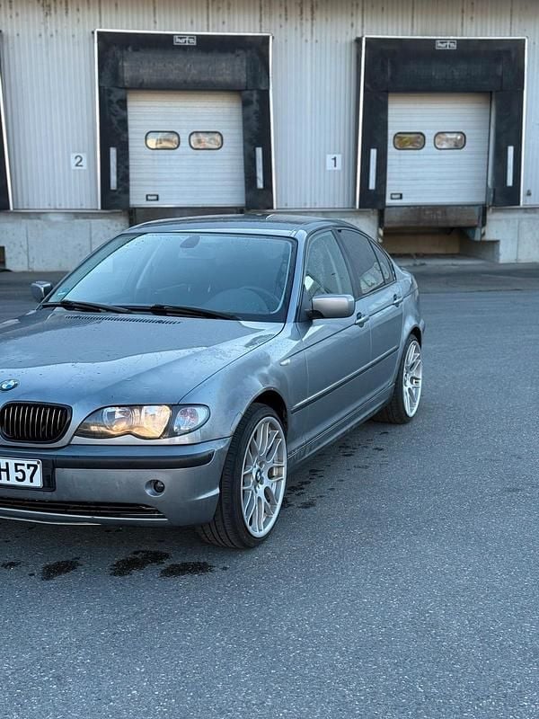Gebraucht BMW 318 143 PS (105 kW) 2002 Grau Limousine