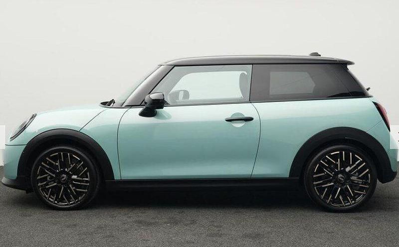 Gebraucht Mini Cooper Favoured 156 PS (114 kW) 2025 Grün Kleinwagen