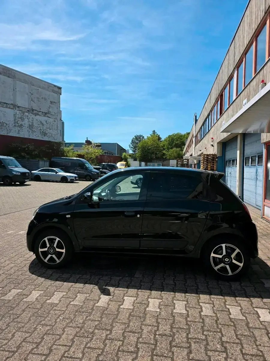 Gebraucht Renault Twingo 90 PS (66 kW) 2022 Schwarz Kleinwagen