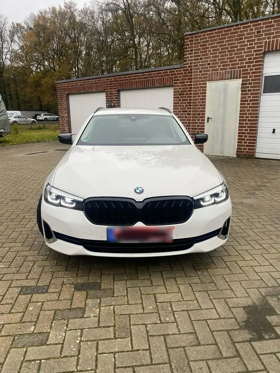 Używany BMW 530e 298 KM (219 kW) 2021 Biały Kombi